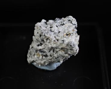 Fluornatropyrochlore